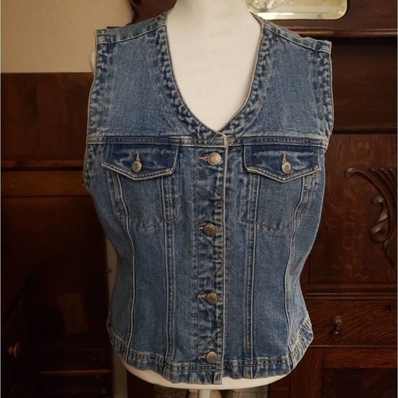 Old Navy Jackets & Blazers - Old navy 100% cotton vintage large size denim vest in very good condition